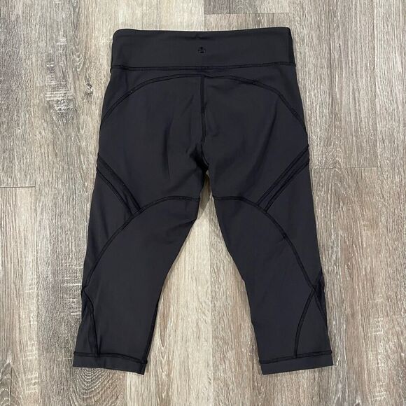 Lululemon Black Crop Leggings - Size: 4 - Picture 2 of 7